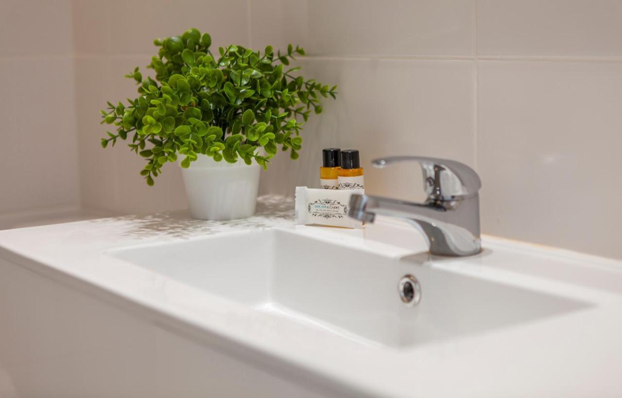 B48 - Olive Tree Street 2 Bed Flat Apartamento Lagos Exterior foto